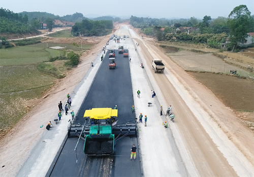 Cao tốc Đồng Đăng - Trà Lĩnh sẽ kết nối cao tốc Bắc Giang - Lạng Sơn đang thi công. Ảnh: Anh Duy. 